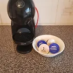 Spacious 2 Bedroom Apartment *