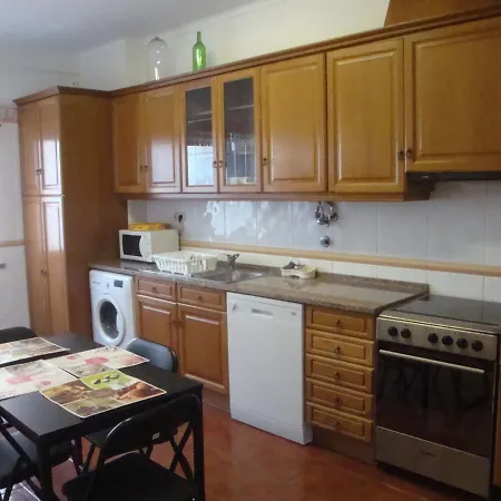 Apartment Spacious 2 Bedroom *