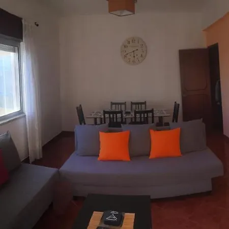 Spacious 2 Bedroom *